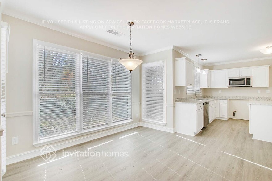 Building Photo - 2234 Saluda Ln NW