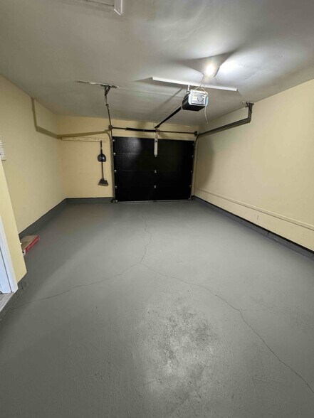 Building Photo - 1149 Navaho Dr