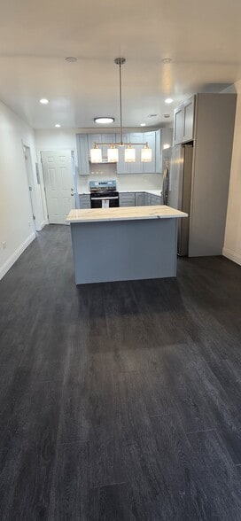 Building Photo - 22 E 101st Pl
