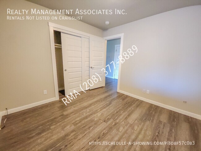 Building Photo - 4106 Tredwell Pl