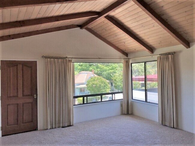 Building Photo - Downtown SLO 3 Bedroom / 2 Bath / 2 Car Garage