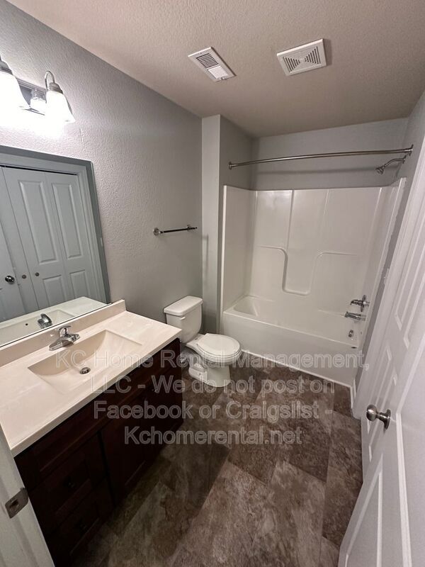 Building Photo - 10541 Kane Dr