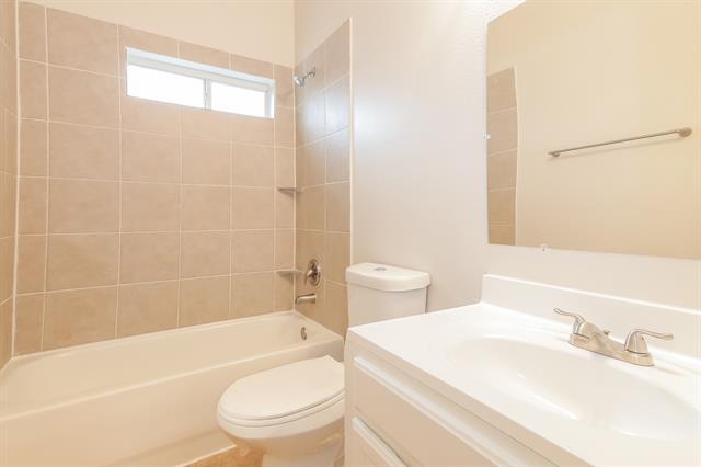 Building Photo - 426 Bass Rd