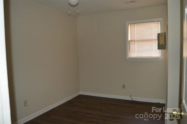 Building Photo - 309 Vance St