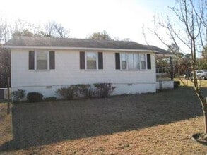Building Photo - 122 Westdale Ave