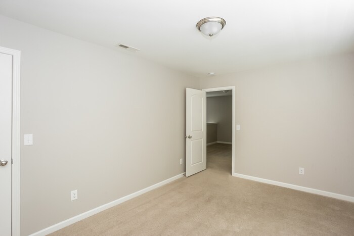 Building Photo - 12962 Hill Pine Rd