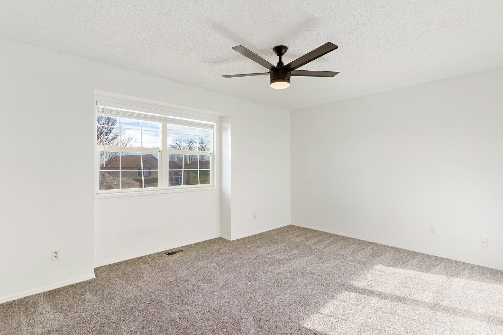 Building Photo - Spacious 6BR Home with Finished Basement –...