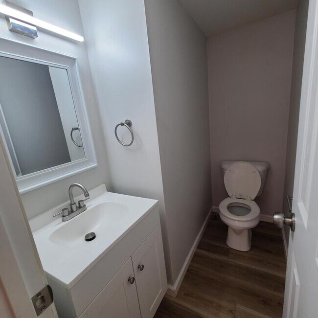 Building Photo - 2503 S Hanna St