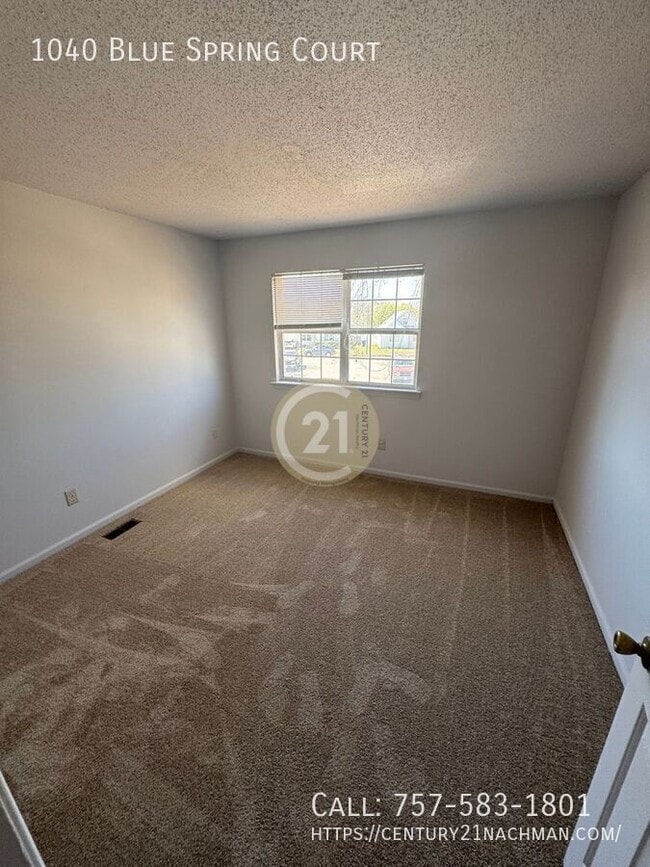 Building Photo - 1040 Blue Spring Ct