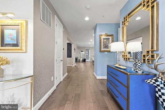 Building Photo - 607 Somerstown St