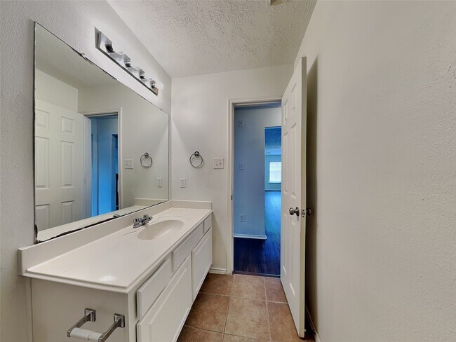 Building Photo - 19715 N Village of Bridgestone Ln