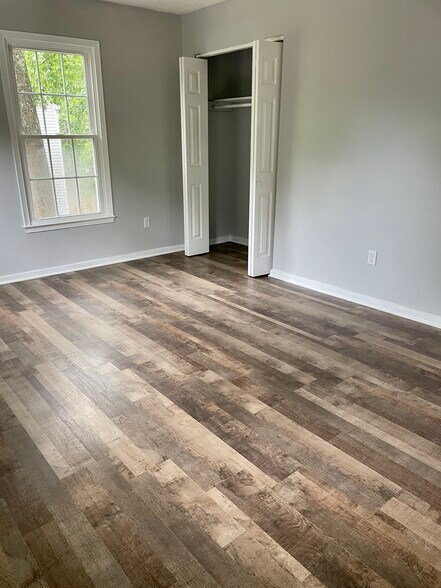 Building Photo - 1700 Choate Pl
