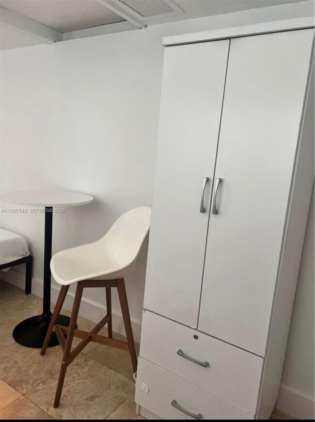 Building Photo - 1949 NE 173rd St