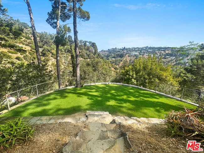 Building Photo - 8265 Mannix Dr