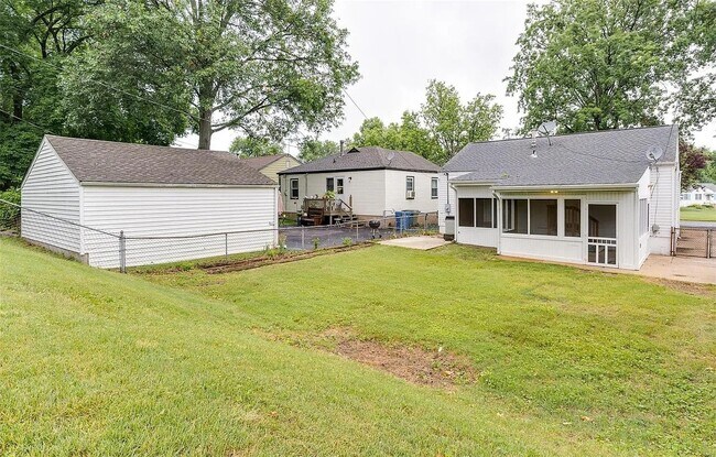 Building Photo - 10860 St Francis Ln