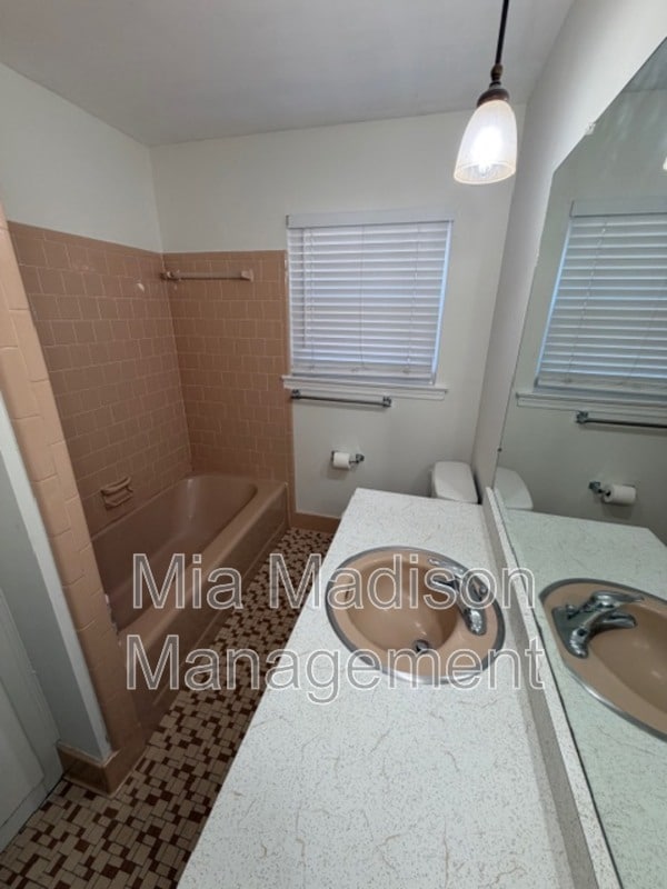 Building Photo - 112 Jacquelyn Dr