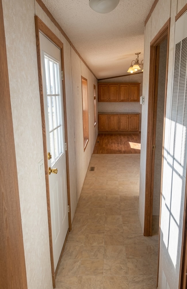 Building Photo - Spacious 3BR/2BA Home in the Heights with Oversized Trex Deck & Central A/C