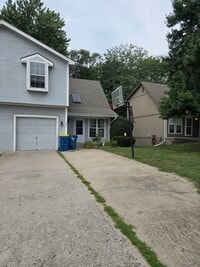 Building Photo - 1853 Chickadee Dr