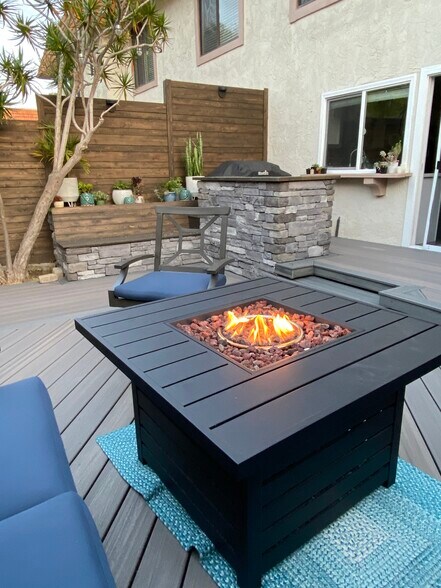 Building Photo - 2809 Via Clarez