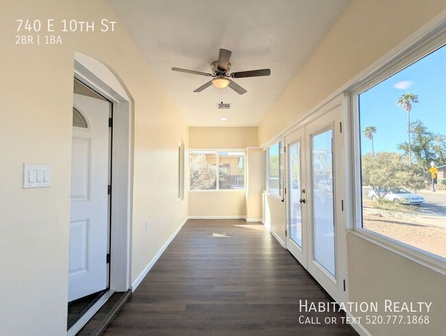 Building Photo - Remodeled 1924 Craftsman 2Bed/1Bath + Offi...