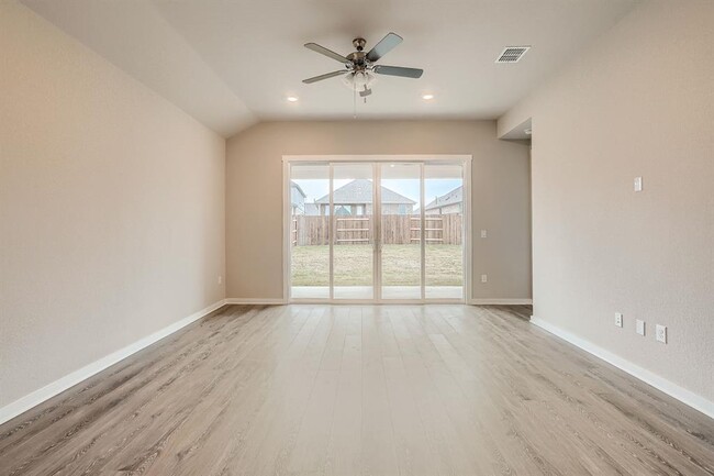 Building Photo - 2032 Wilsons Warbler Dr