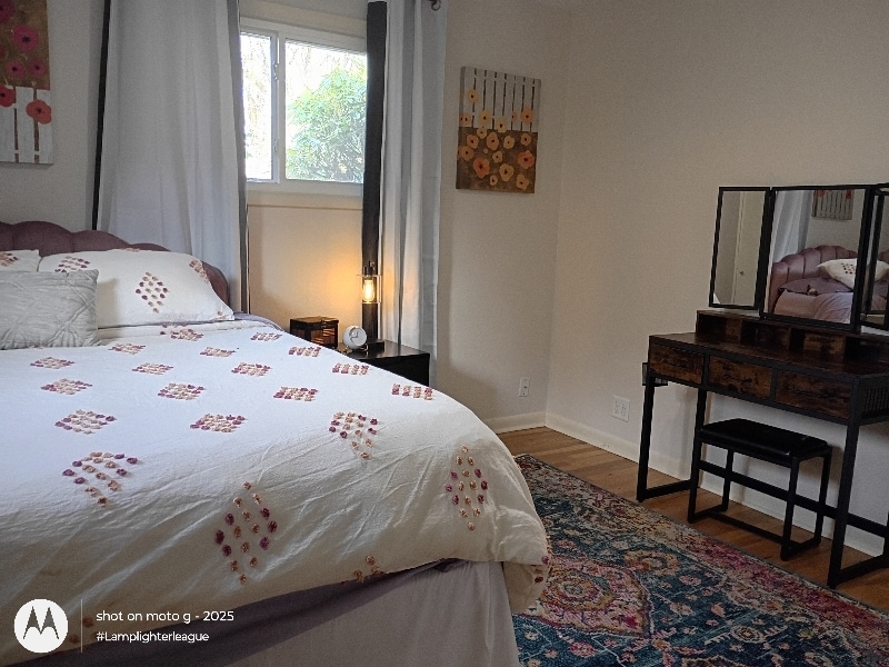 Building Photo - 868 Charles Ave S