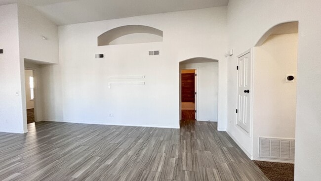 Building Photo - 12821 Rock Cliff Ave