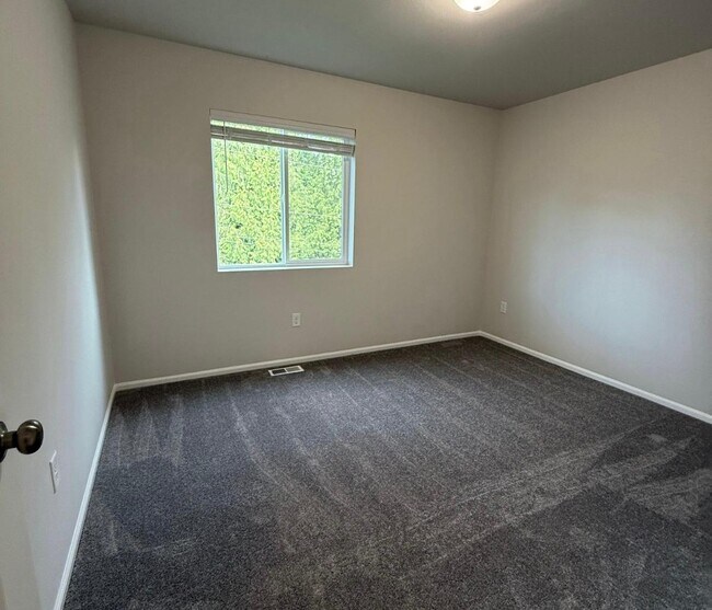 Building Photo - 1149 17th Ave