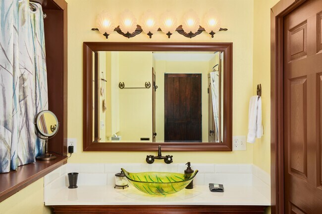 Building Photo - 123 N Wahsatch Ave