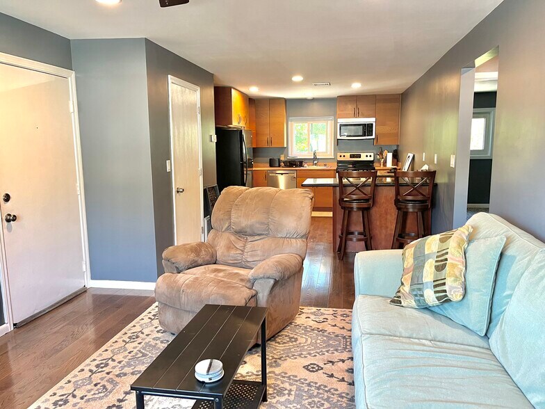 Building Photo - 5455 N Main St