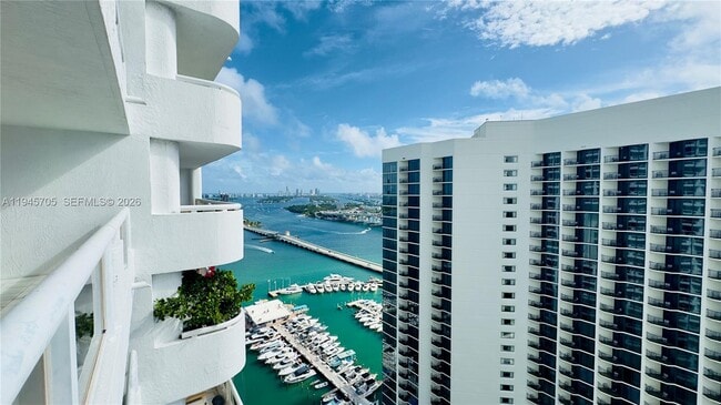 Building Photo - 1717 N Bayshore Dr