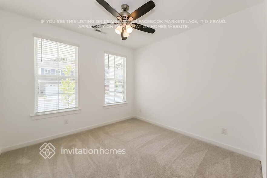 Building Photo - 208 Crown Gdns Ct