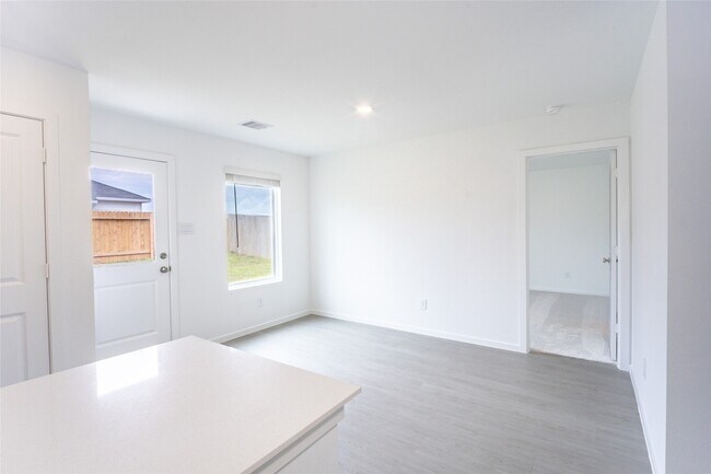Building Photo - 15724 Plum Brk Dr
