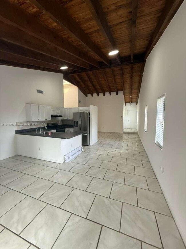 Building Photo - 6200 NW 26th Ct