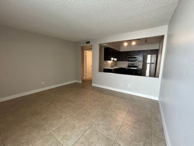 Building Photo - 859 S Ext Rd