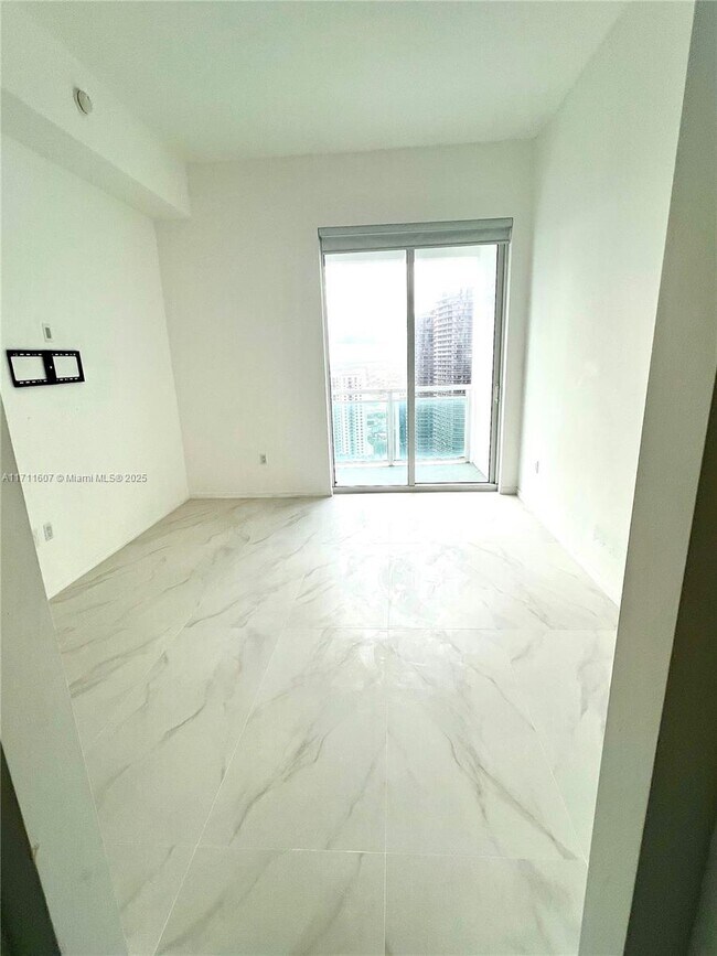 Building Photo - 951 Brickell Ave