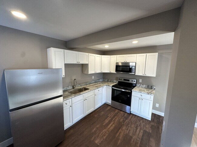 Building Photo - 173-175 Center Street