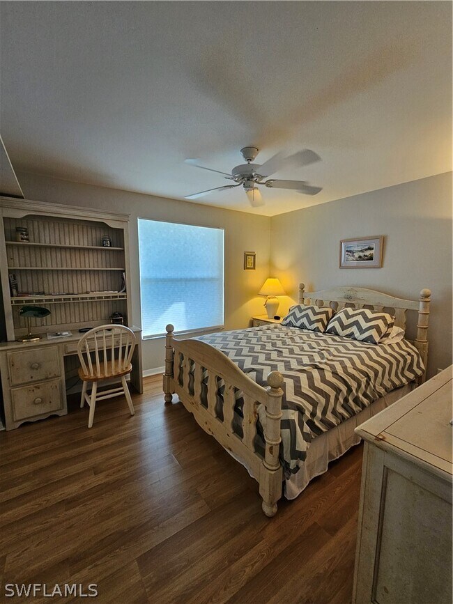 Building Photo - 529 Windsor Sq