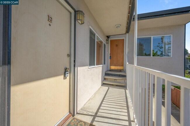 Building Photo - 2134 McGee Ave