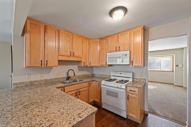 Building Photo - 304 Pondridge Cir