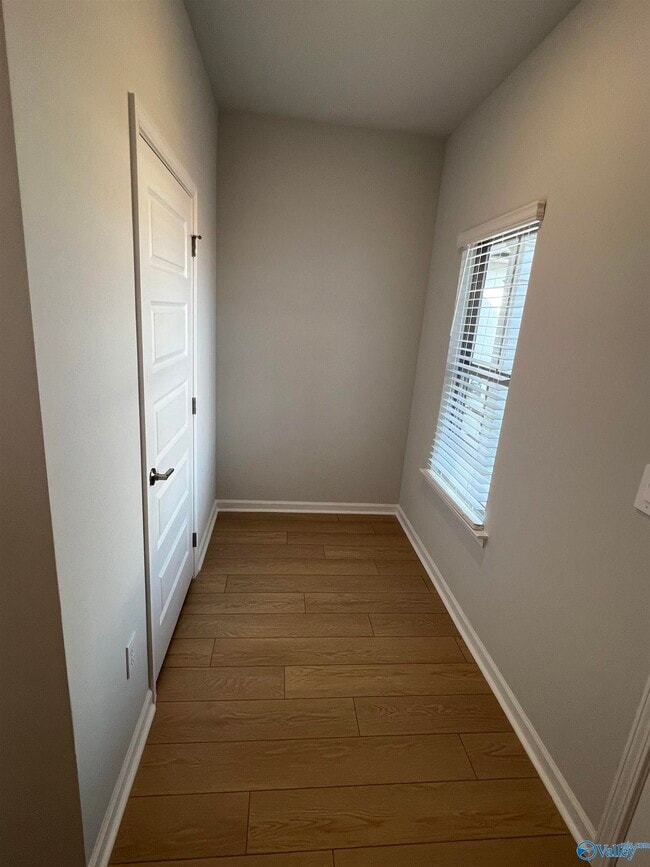 Building Photo - 184 Little Britain St