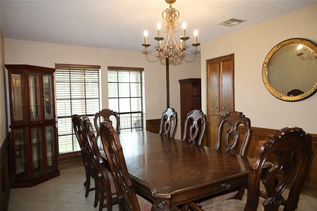 Building Photo - 9948 Twin Shores Dr