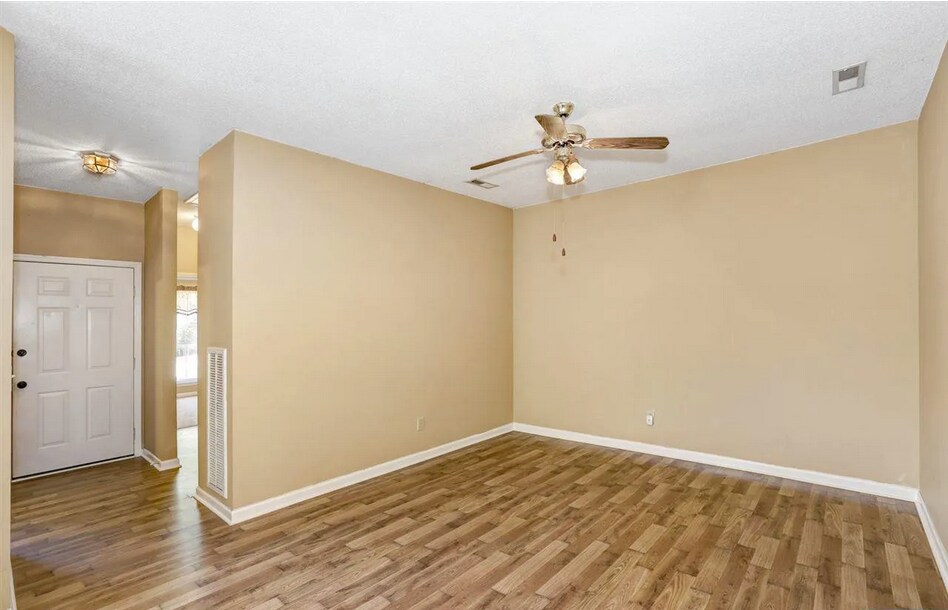Building Photo - 111 Bentworth Ln