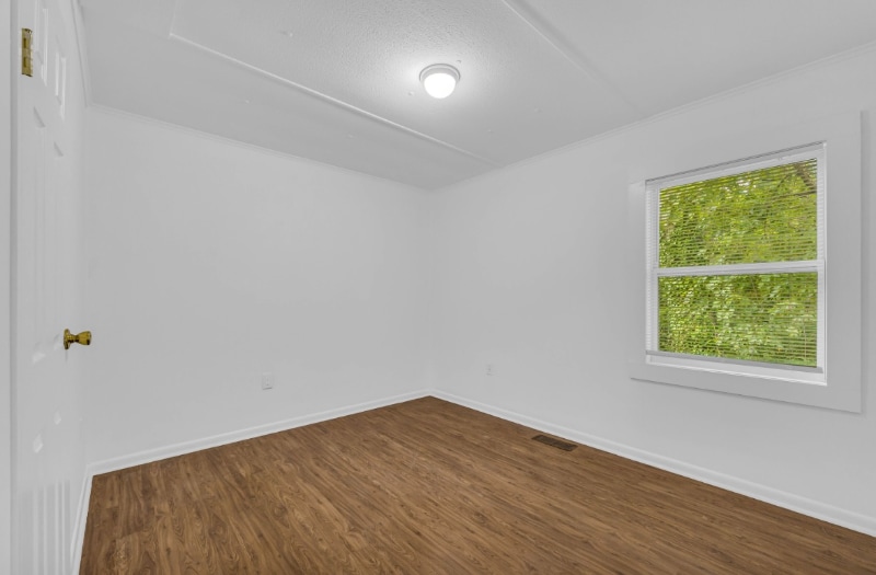 Building Photo - 303 Martin Cir