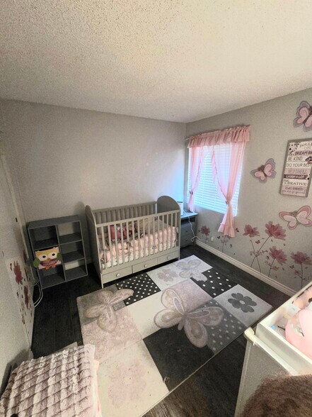 Building Photo - 22 Ridge Crest Cir