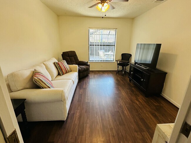 Building Photo - 3953 Cocoplum Cir