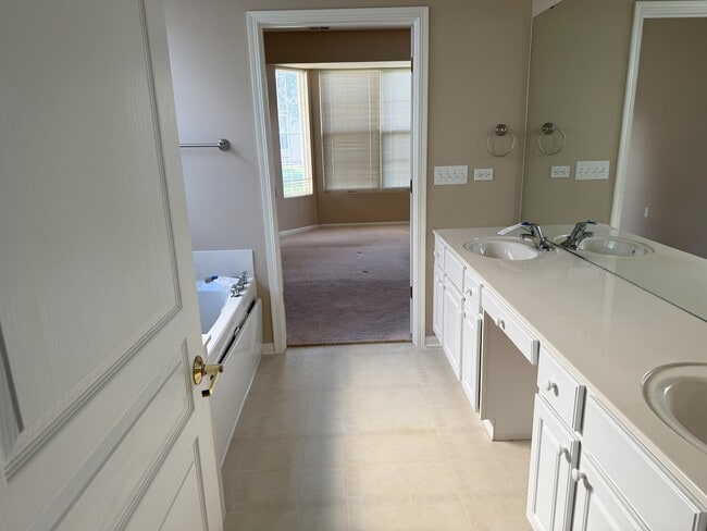 Building Photo - 13385 Rockton Trail