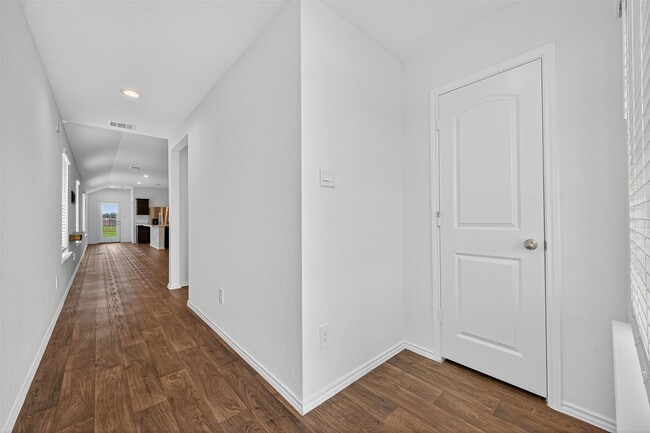 Building Photo - 16600 Lonely Pines Dr