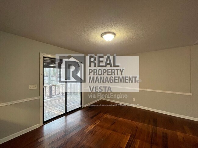 Building Photo - 307 Fox Tail Dr