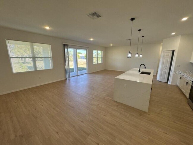 Building Photo - 3460 Tupelo Ave